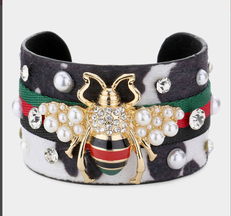 Bee Cuff With Pearl detail
